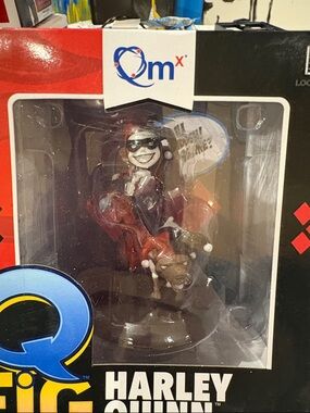 Marvel Harley Quinn Red Black White Figure